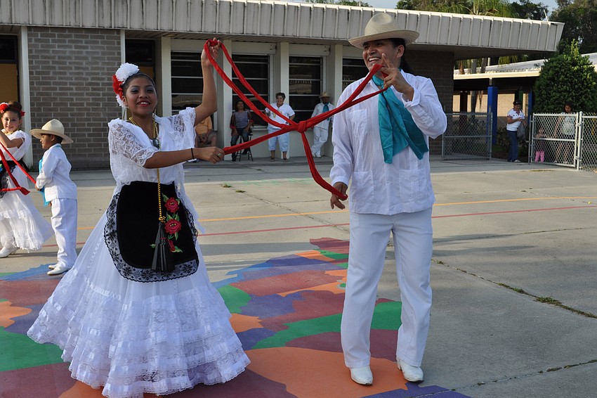 Dancers from the Texcalli Ballet Folklorico dance group performed.