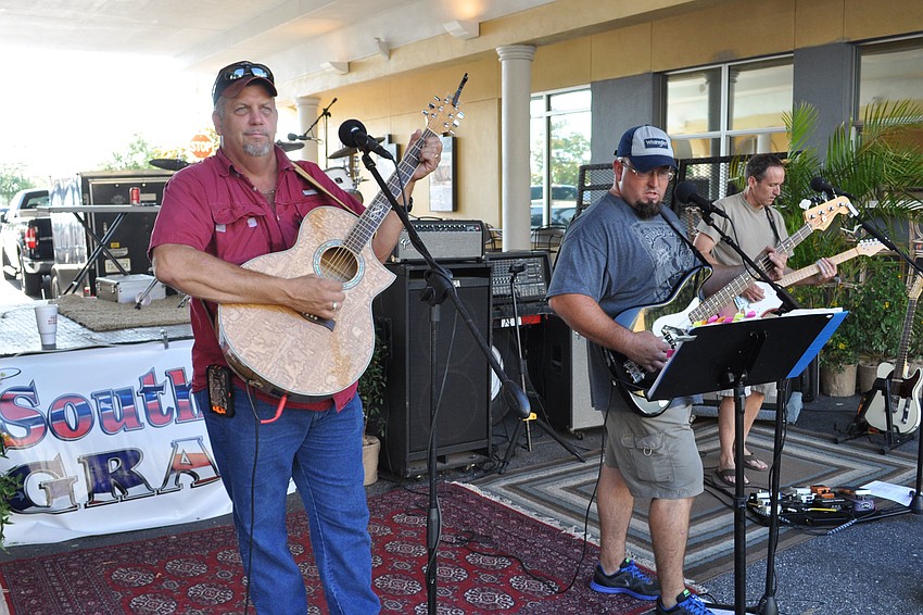 Southern Grace Band provided live entertainment.