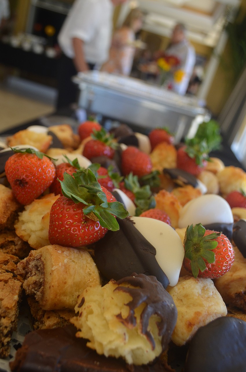 Grand Bay Club members enjoyed brunch together Sunday morning.