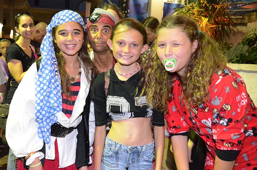 Grayce and Leslie Roberston, Megan Carley and Kayleigh Foley