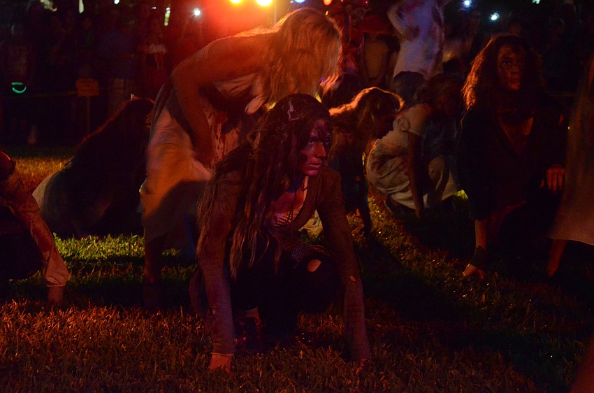 Sarasota High School students perform 'Thriller.