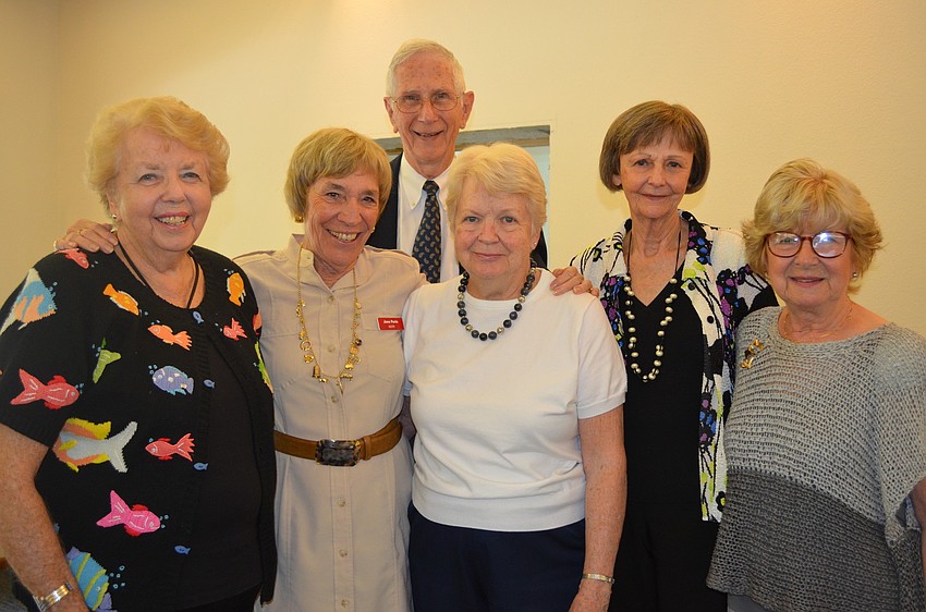 Jan Webb, Jane Perin, Bill Smith, Carolyn Judd, Beverly Henry and Heidi Thomas