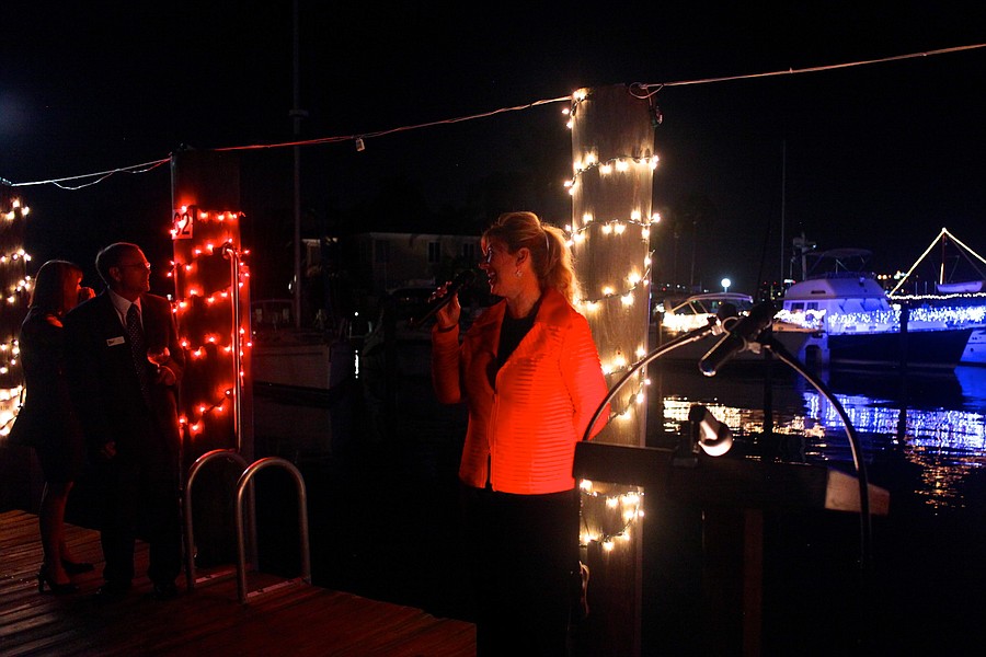ris tæmme se tv PHOTO GALLERY: Bird Key Yacht Club Blessing & Lighting of the Fleet | Your  Observer