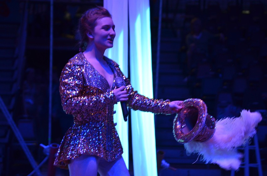 Sailor Circus performers