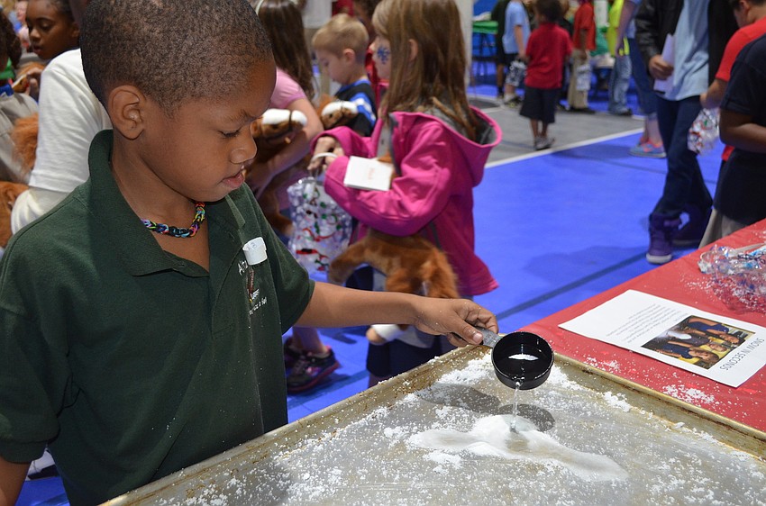 Cladayeon Battle makes artificial snow.