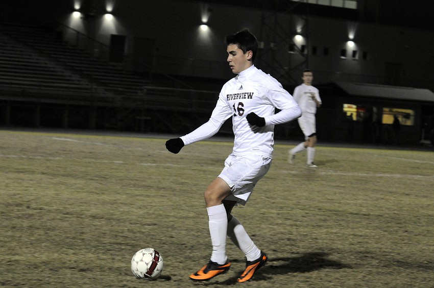 Riverviewâ€™s Chris Solari controls the ball in the midfield for the Rams.