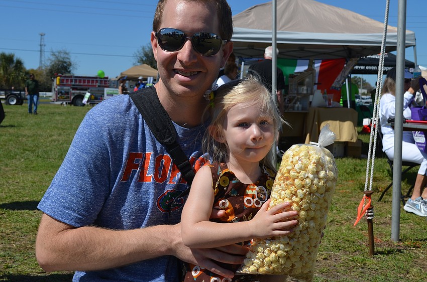 Kaya and Maya Aygen enjoyed kettle corn.