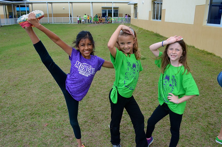 Alexis Aker, 9, Tamlyn Leatt, 9, and Joslyn Chapman, 8, show off their diva sides.