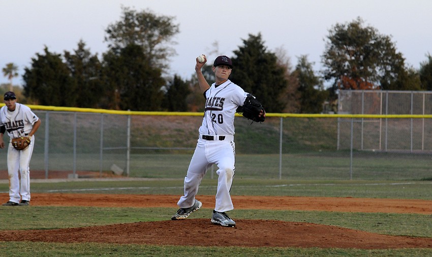 Eric Kimsey pitched 6/13 innings, allowing one run on eight hits and a walk while striking out one, to earn the win for Braden River.