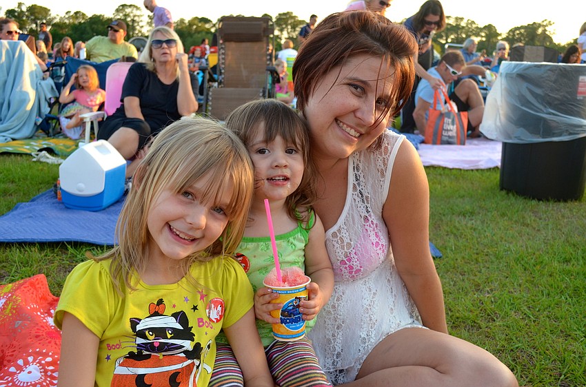 The Roberts family â€” Mia, Evelyn and Lorena.