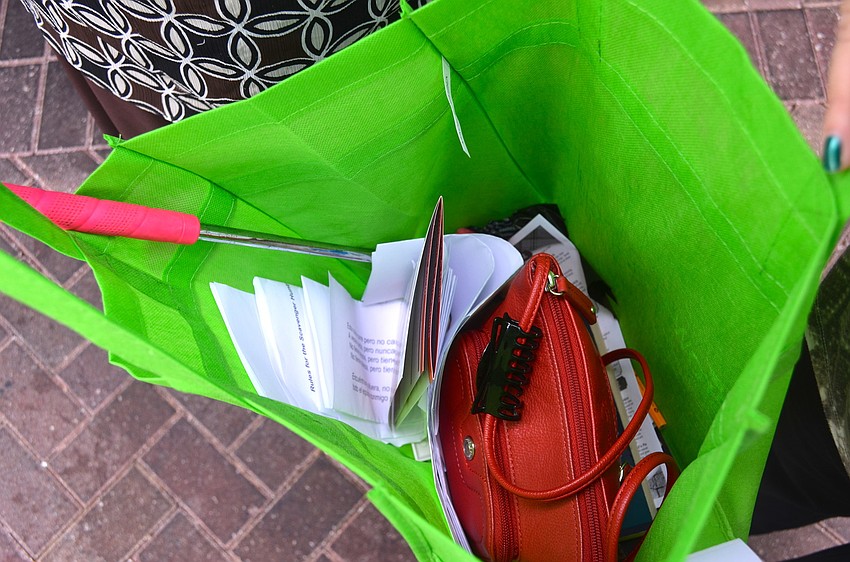 Items such as purses, pearls, and other objects with names starting with 