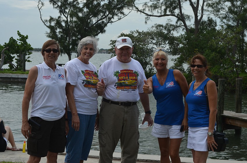 Cheryl Smith, Denise and Don Fisher, Lucy Nicandri and Bonnie Jackson