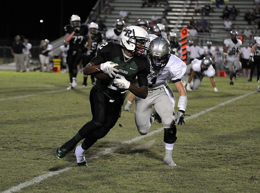 Lakewood Ranch wide receiver Cameron Pearcey caught four passes for 89 yards and a touchdown.