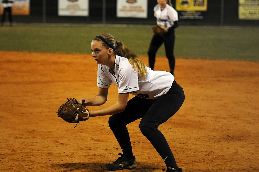 Lakewood Ranch first baseman Korrin Cline waits for the pitch in the bottom of the second inning.