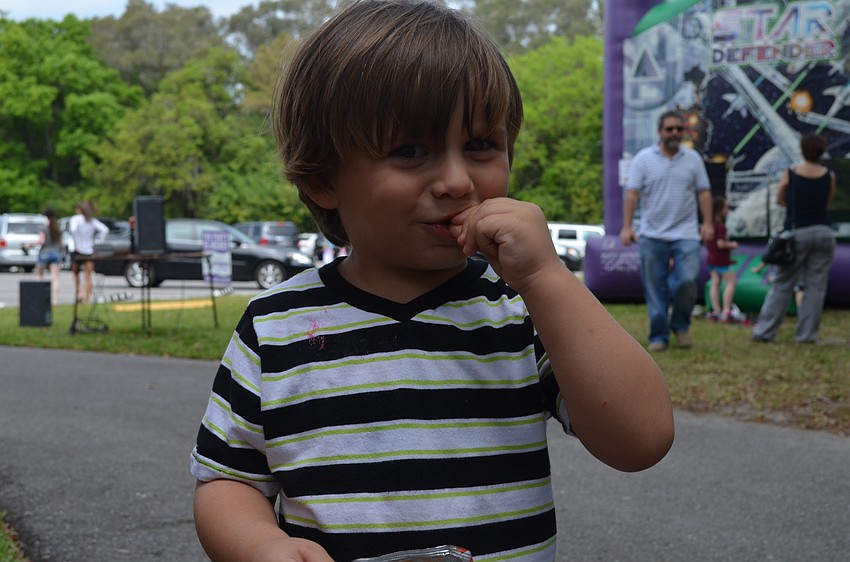 Ethan Cohen enjoys his chips.