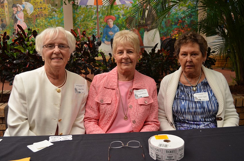 Alice Flint, Phyllis McIlrith and Walda Taylor