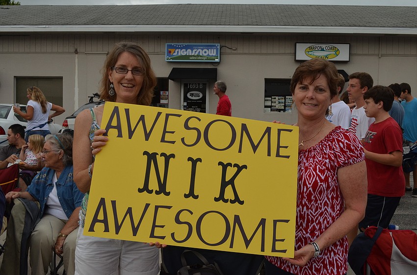 Ann Durden and Doris MacLeod welcome home Nik Wallenda.