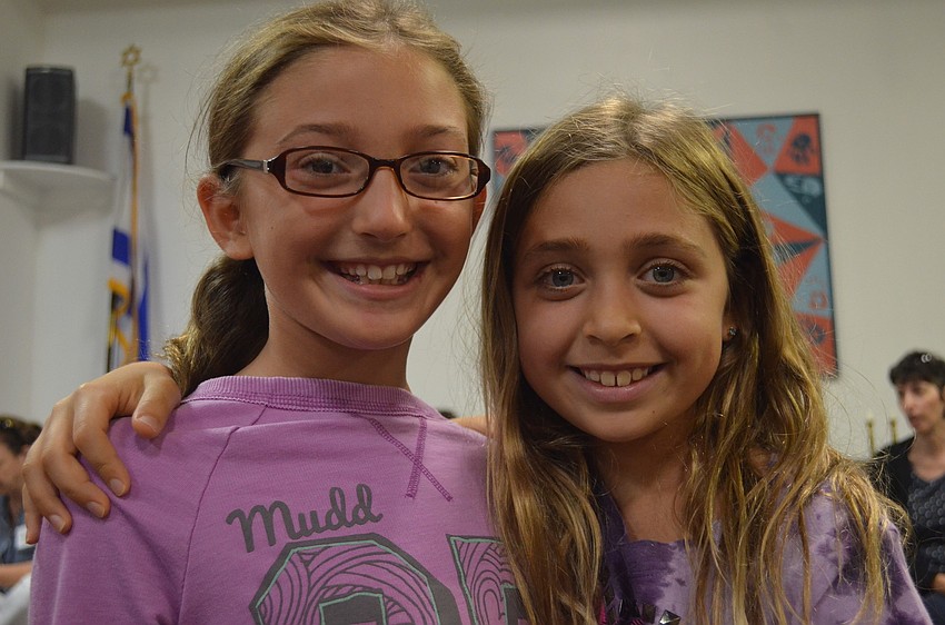 Danille Rudd, 9, and Carly Mallitz, 9