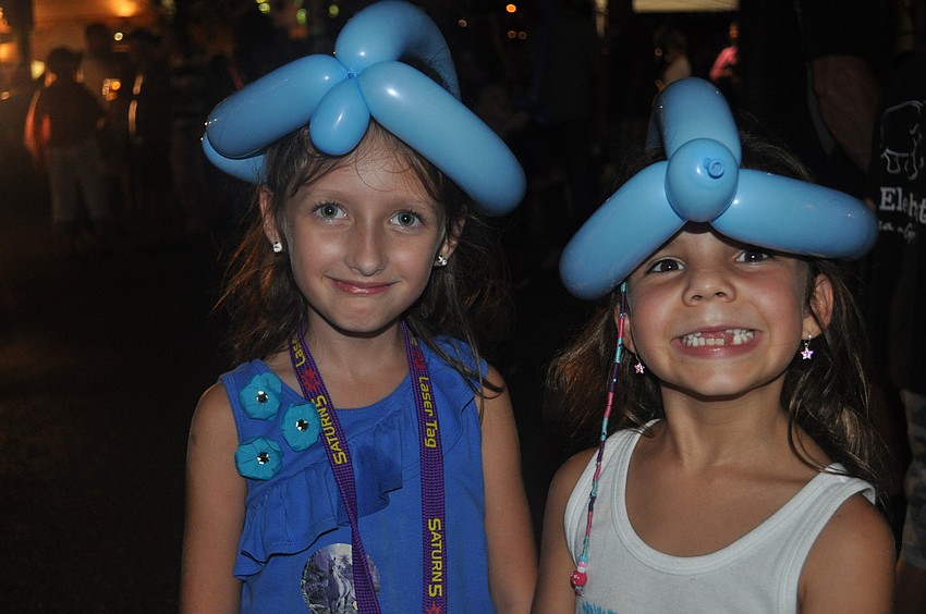 Sydney Gerhard and Isabella Roca got balloon hats