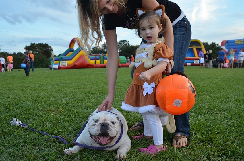 Addy Hoefler with Oldie the English bulldog