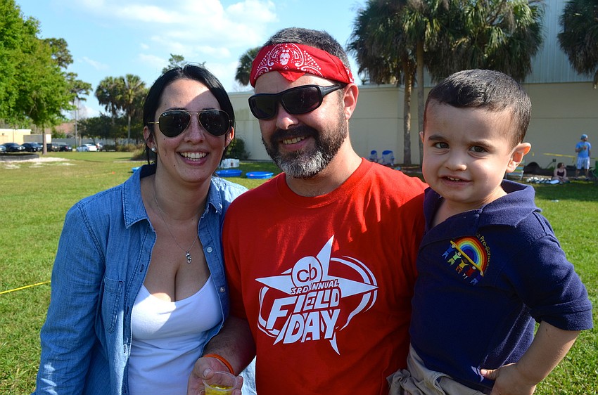 Lucila and Arian Fernandez- De La Vega, with their son, Camilo,2.
