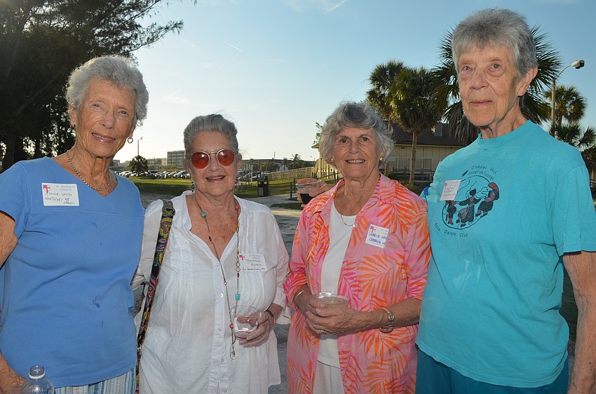Cynthia Smyth, Beverly Peyser, Debbie Harvey and Winafred Schoeffler