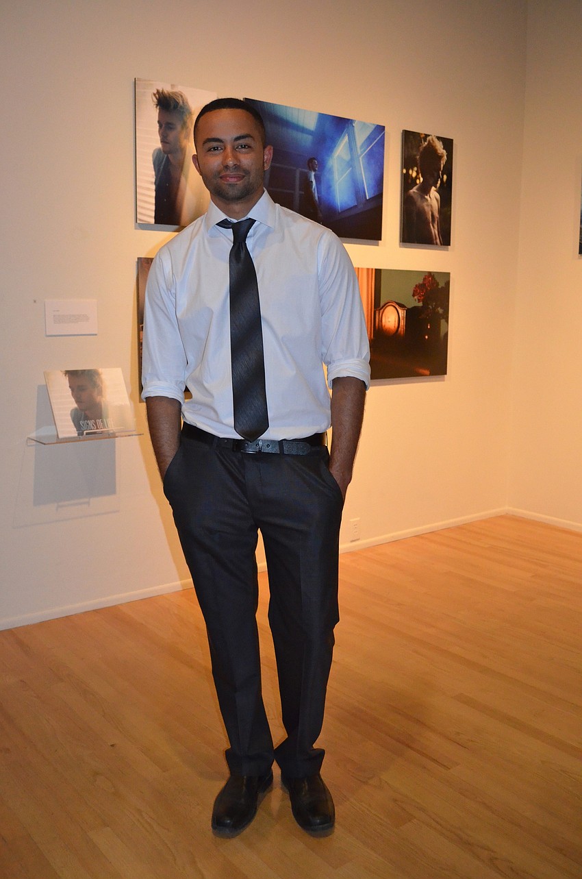 Senior Leo Costa wants to move to New York and work in a photo rental studio.