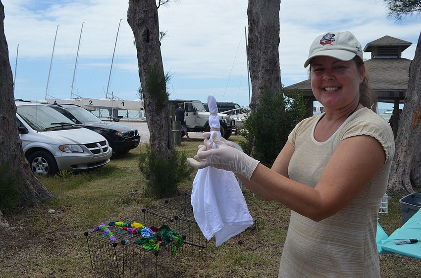 Ellen Dowd gets ready to tie-dye her own shirt for the first time.