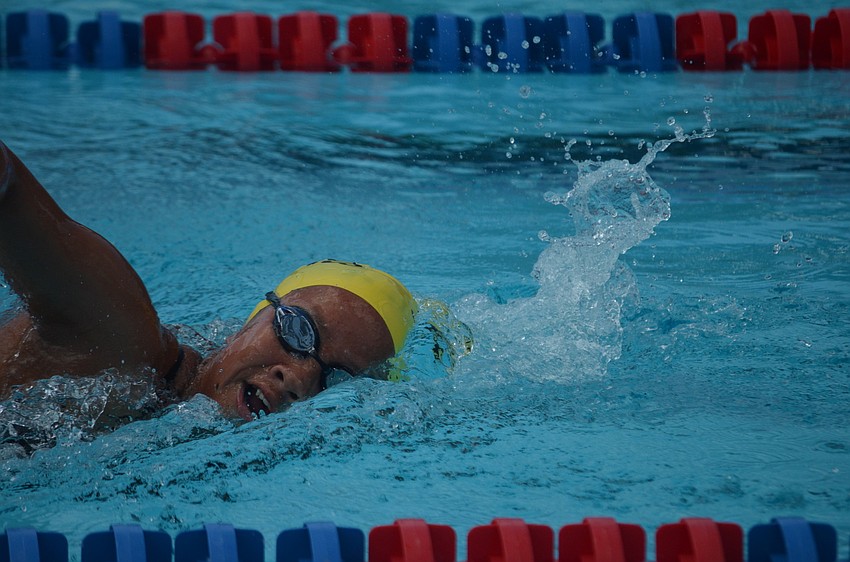 Cindy Dong finished the 800-meter freestyle with a time of 10:07.