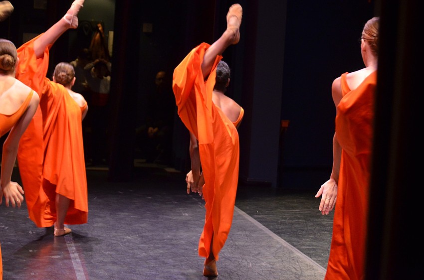 The Girls Dance from Feira de Castro choreographed by Ricardo Graziano