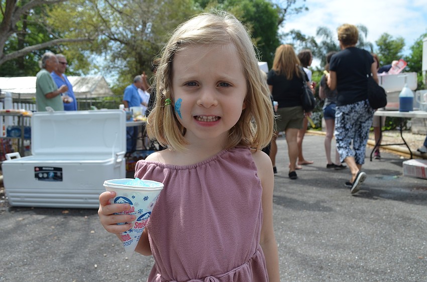 Madeline Gersh has a snowcone.