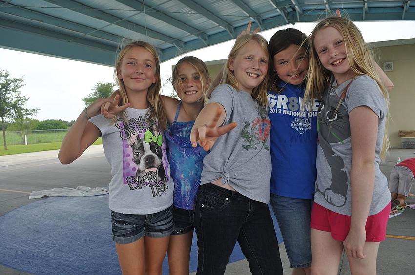 Lauren Golon, Hannah Mueller, Lilliana Acton, Madison Eskridge and Ashley Weaver