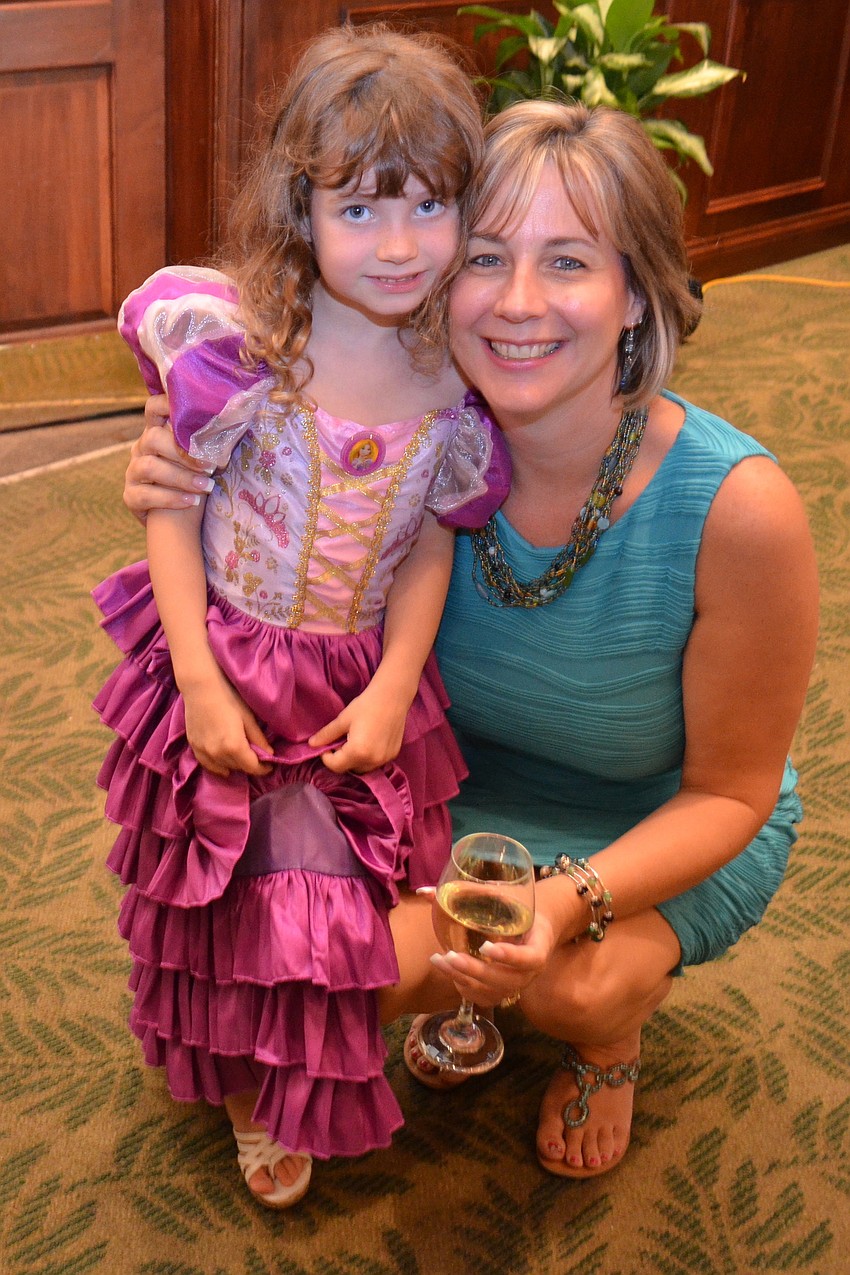 Shawna Hickscranston with her daughter Elizabeth Hickscranston