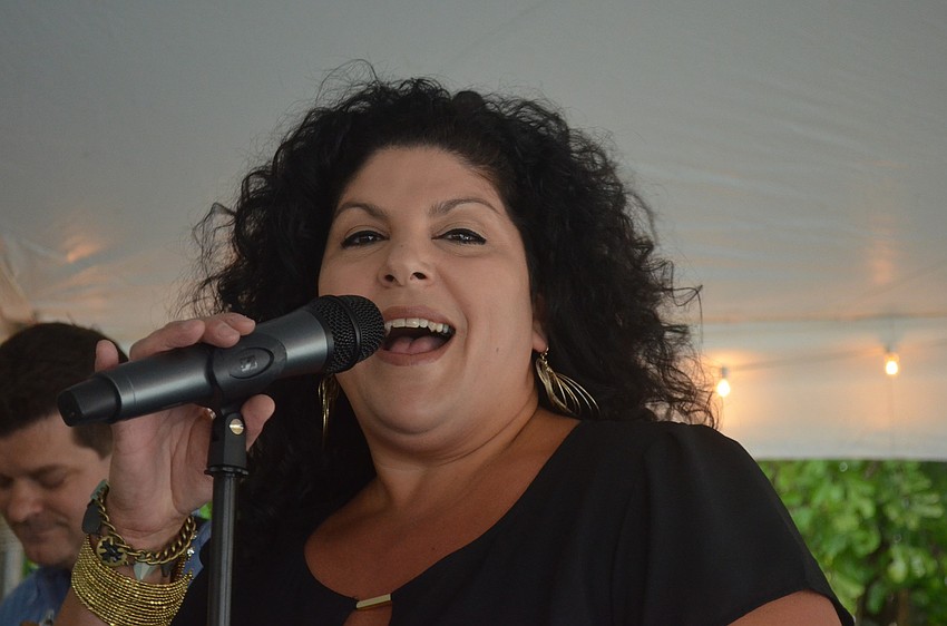 Lisa Ridings entertains the crowd with soulful jams.