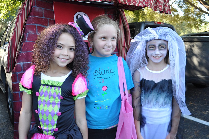 Lilly Lynch, Olivia Garland and Madleen Kvederis are in third grade.