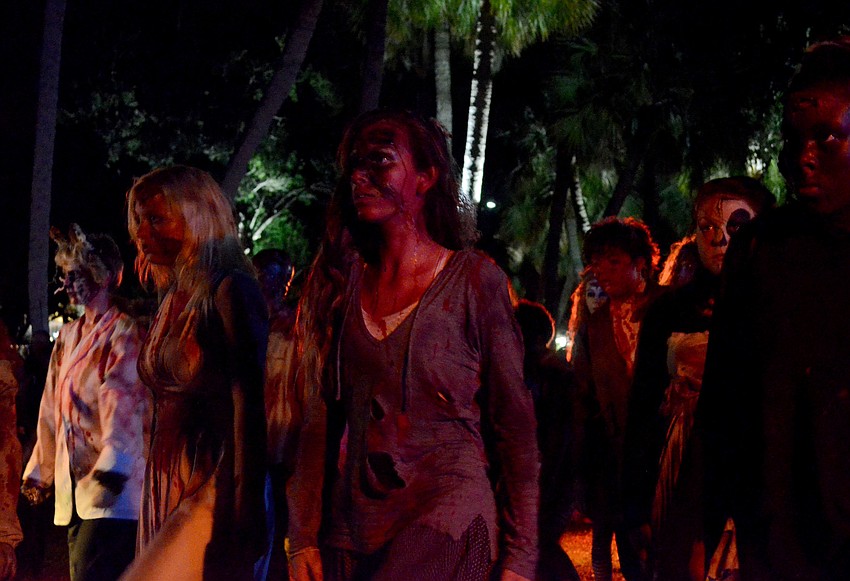 Sarasota High School students perform 'Thriller.