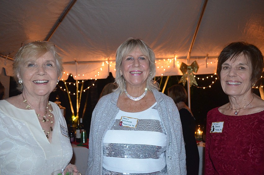 Maureen O'Hara, Nancy Von Lazar and Cynthia Dennis