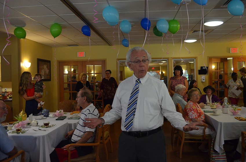 The Pines of Sarasota CEO Tom Overton welcomes family members.