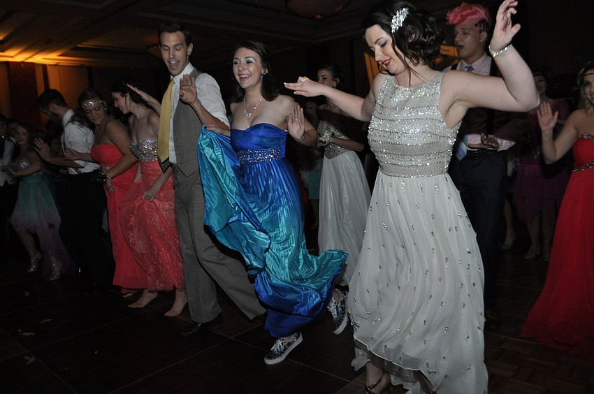 Lakewood Ranch theater students flash mobbed the dance with a flappers dance sequence.
