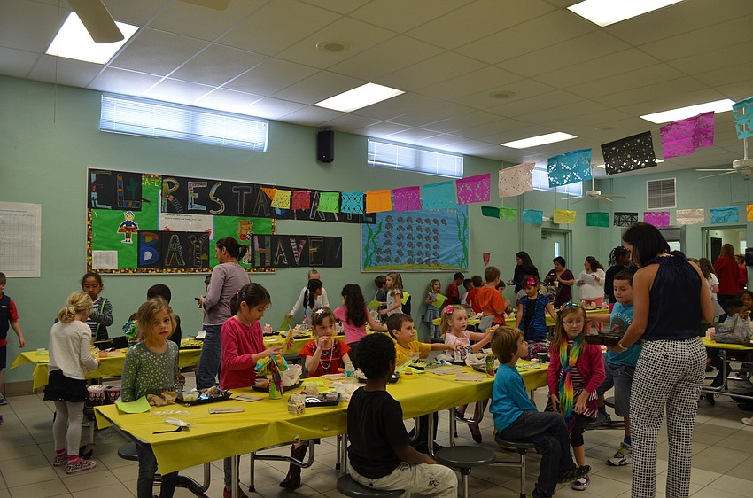 El Restaurante Bay Haven was held in the schoolâ€™s cafeteria