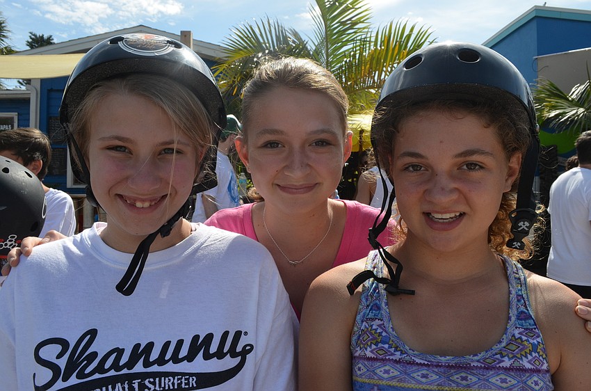 Gemma Knauf, Margaux Arthur with her sister Charlotte