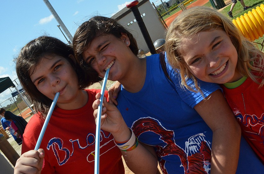 Marine Caletti, Melanie Pires and Carlye McCain