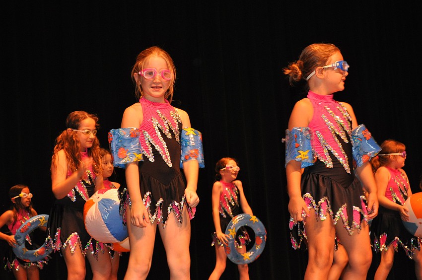 Tara Elementary Schoolâ€™s A and B teams did a swim mix.