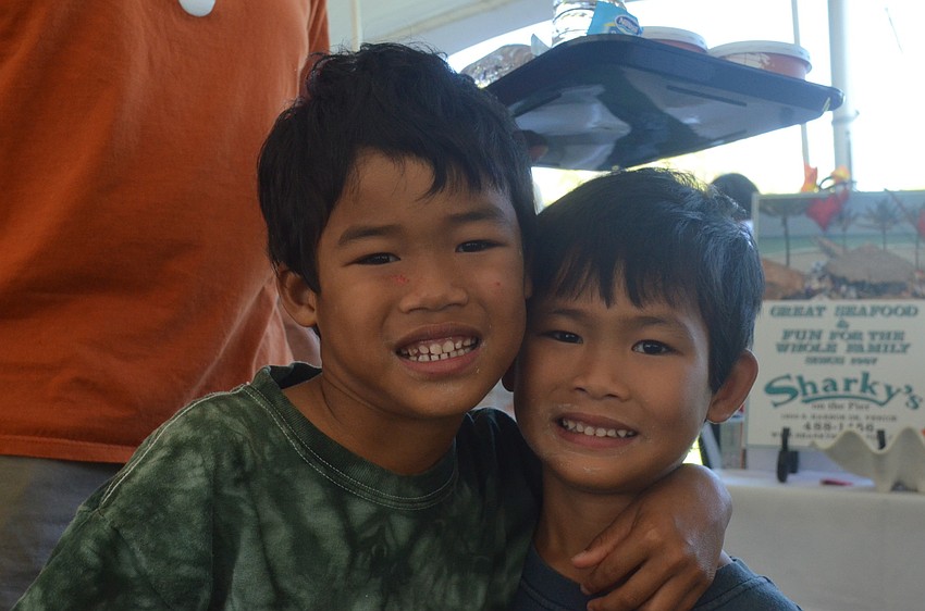 Twins Kavi and Kian Riedi