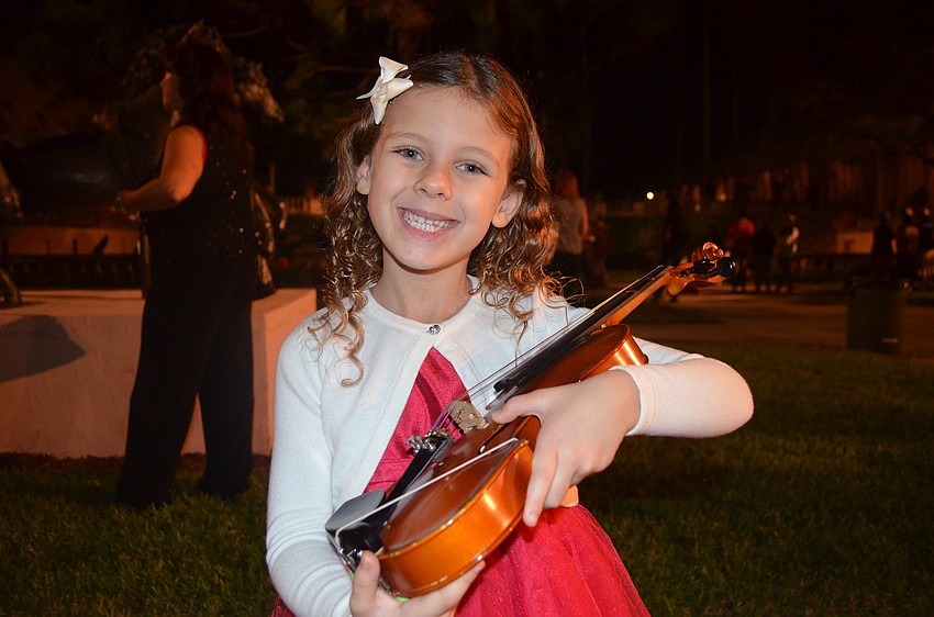Emma Zamikoff with her violin