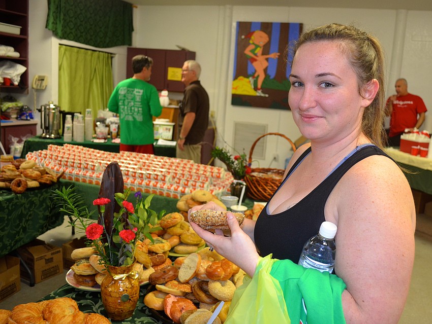 Jamie Weatherford grabs a bite to eat before the event.