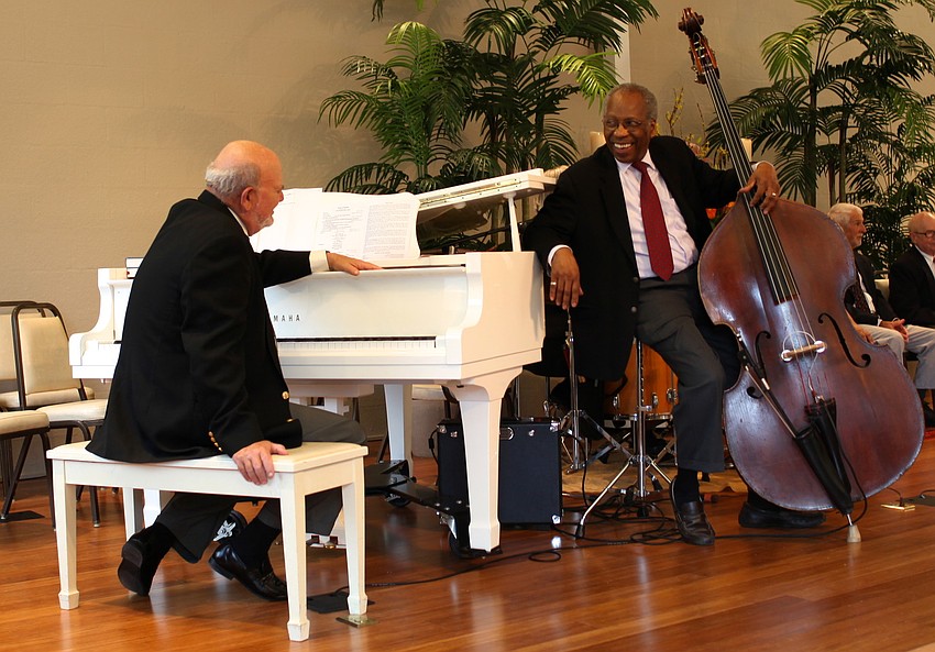 Dick Reynolds and John Lamb share a laugh between songs.