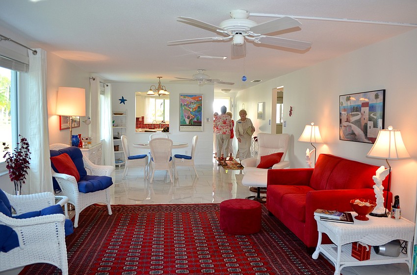 Red and blue provide pops of color at 554 Spanish Dr. South.