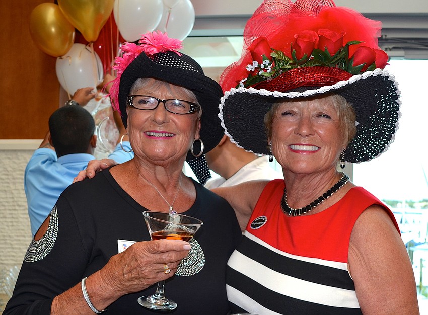 Doris Dunlap with her sister, Margit Gravino