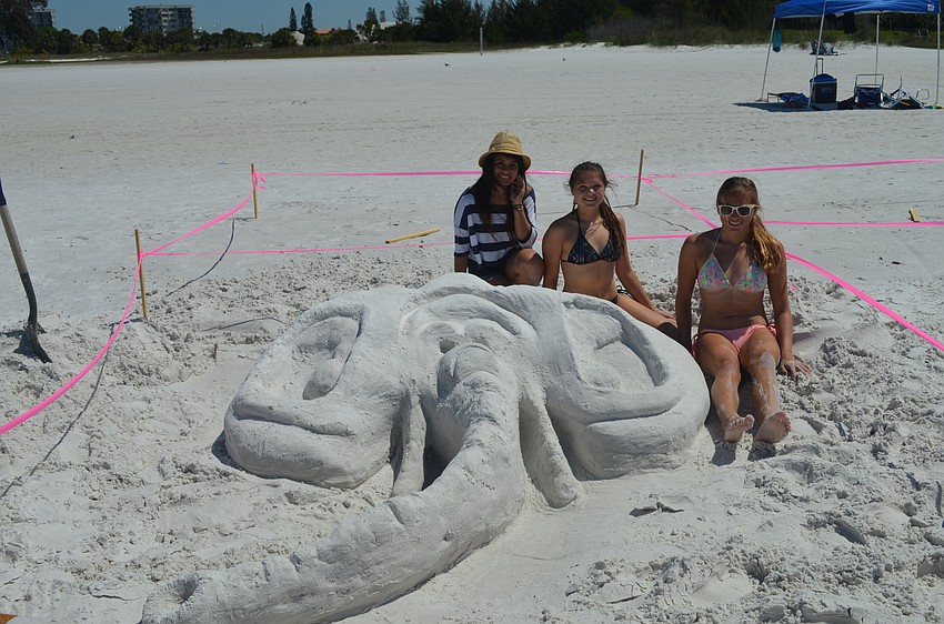 Daniella Rivra, Gabija Labandauskaite and Mukleicz with 